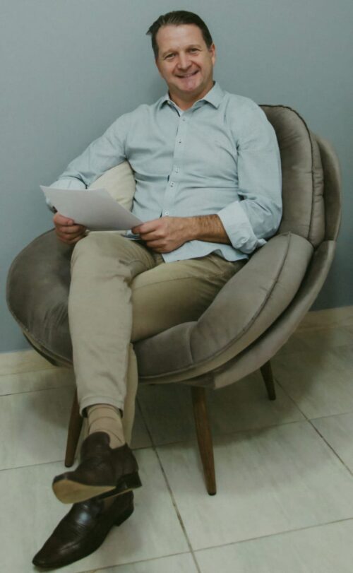 Sobre A. Damião Freitas Jr.